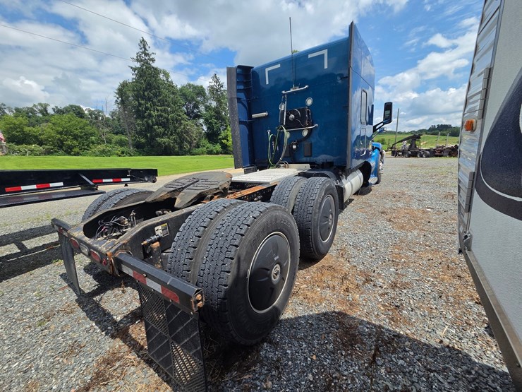 2019-peterbilt-579-image-5