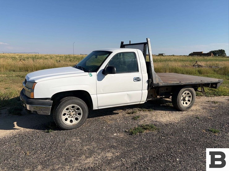 2005-chevrolet-silverado-1500-image-2