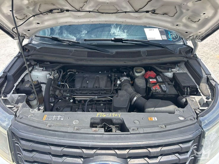 2016-ford-explorer-image-9