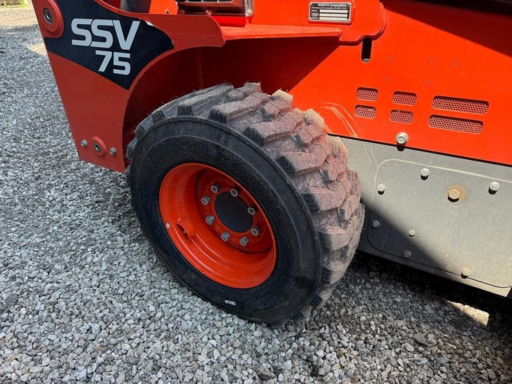 2024-kubota-ssv75-image-13