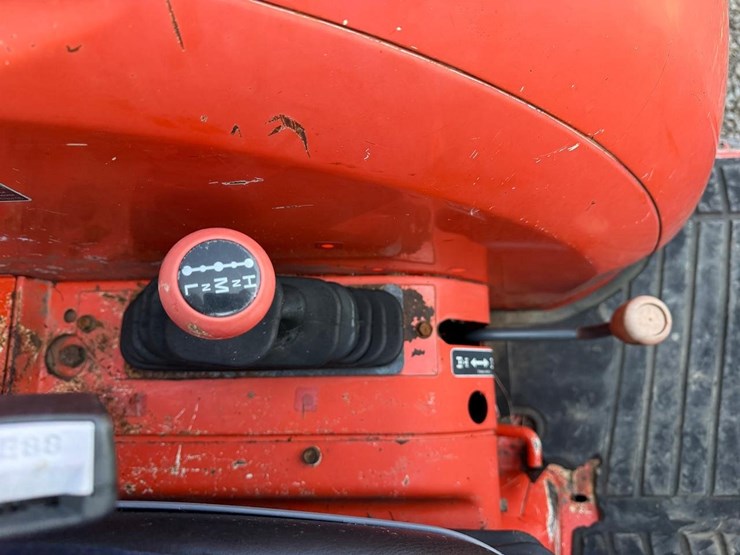 2013-kubota-l4760-image-30