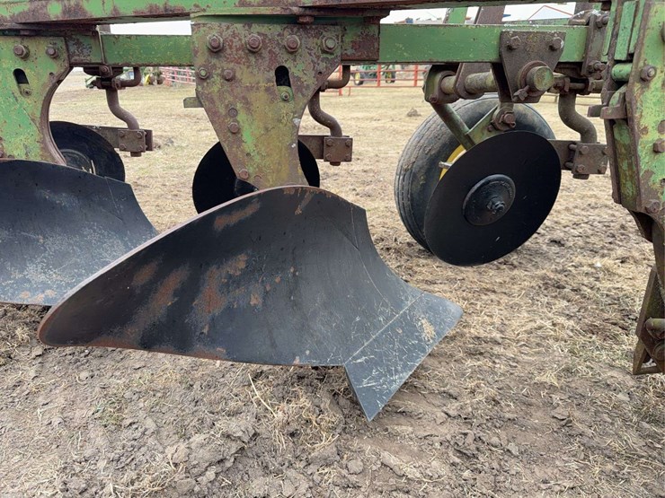 john-deere-pull-type-four-bottom-plow-image-14