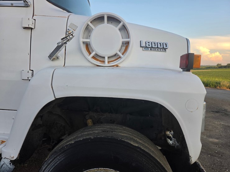 1991-ford-l8000-image-29