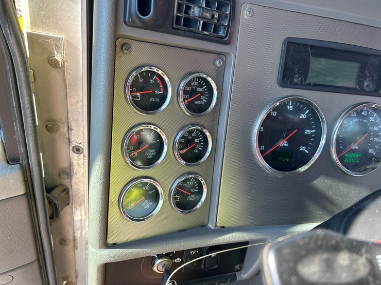 2018-kenworth-t270-image-103