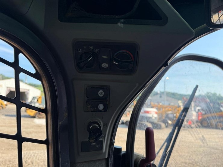 2017-caterpillar-289d-image-25