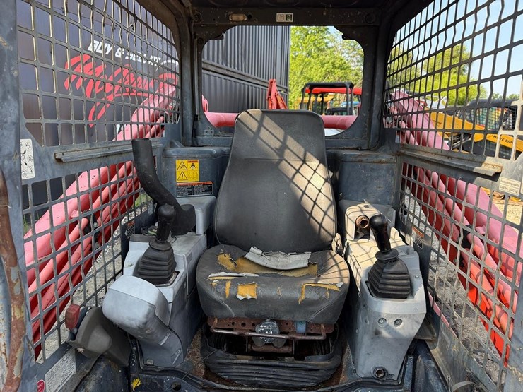 2014-kubota-svl75-2-image-12