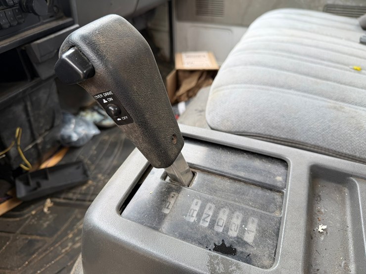 1993-isuzu-npr-image-51