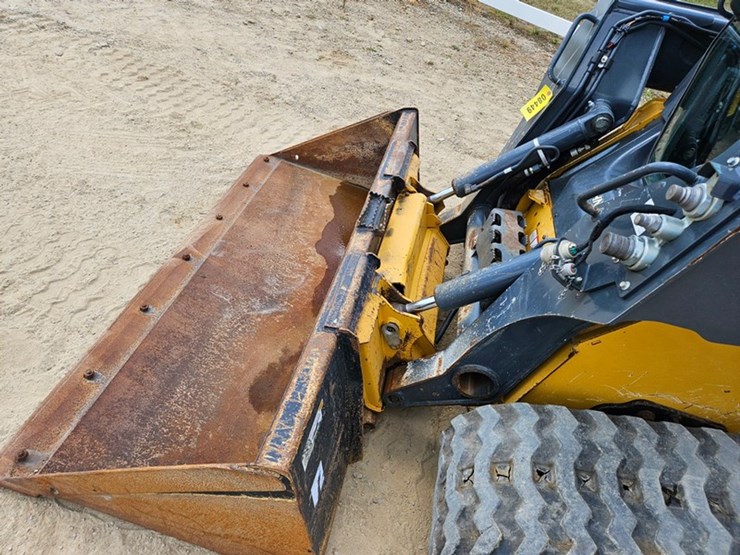deere-325g-image-10