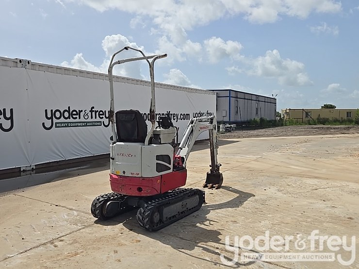 2017-takeuchi-tb210r-image-5