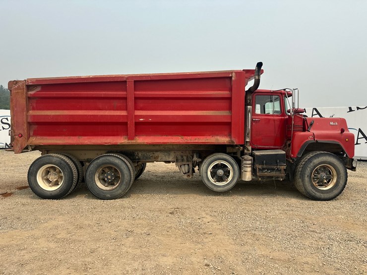 1997-mack-dm688s-image-6