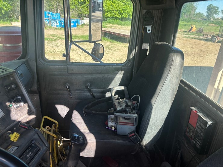 mack-rd688s-image-44