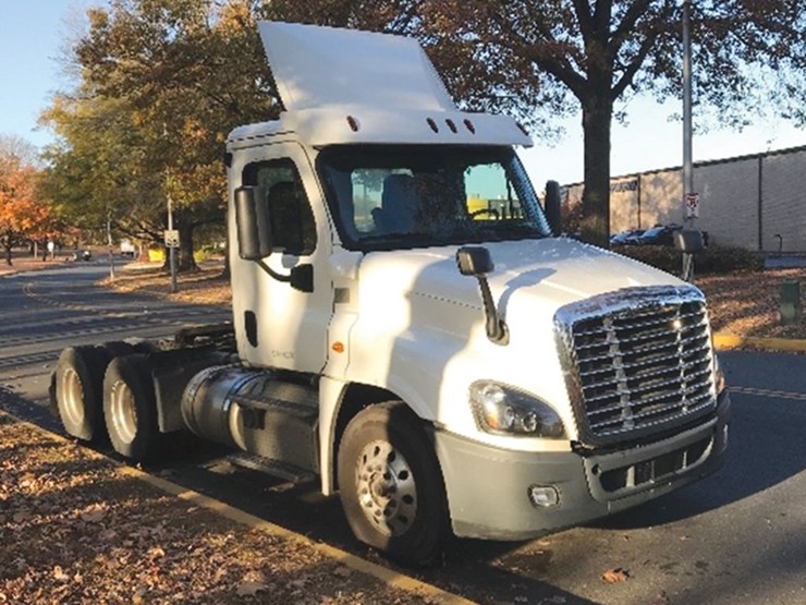 2018-freightliner-cascadia-125-image-1