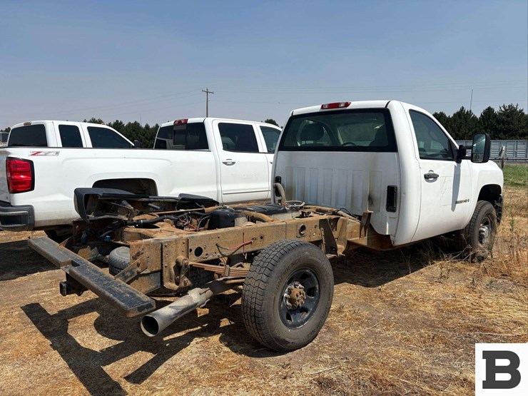 2009-chevrolet-silverado-3500-image-3