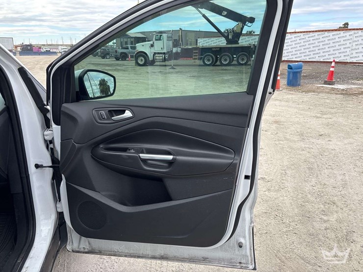 2017-ford-escape-image-23
