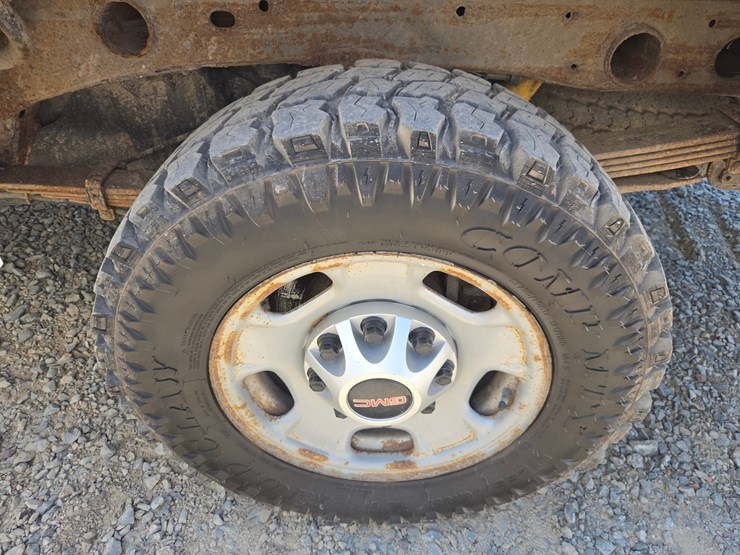 2011-chevrolet-2500-image-60