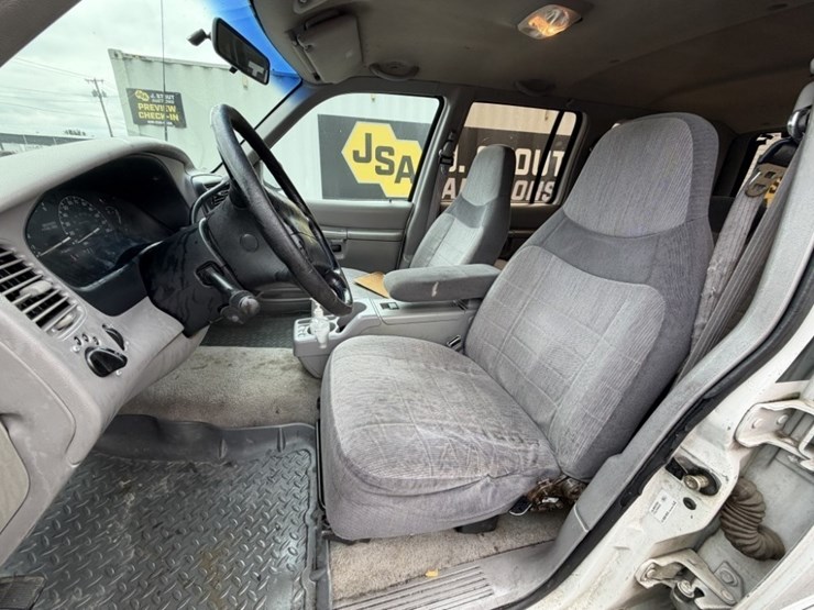 1996-ford-explorer-image-24