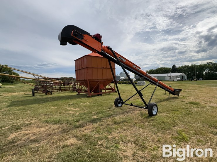 agi-batco-tcx-1232-electric-conveyor-image-5