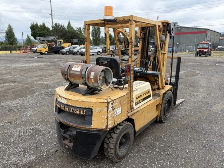 1989-komatsu-fg30t-8-forklift-image-4