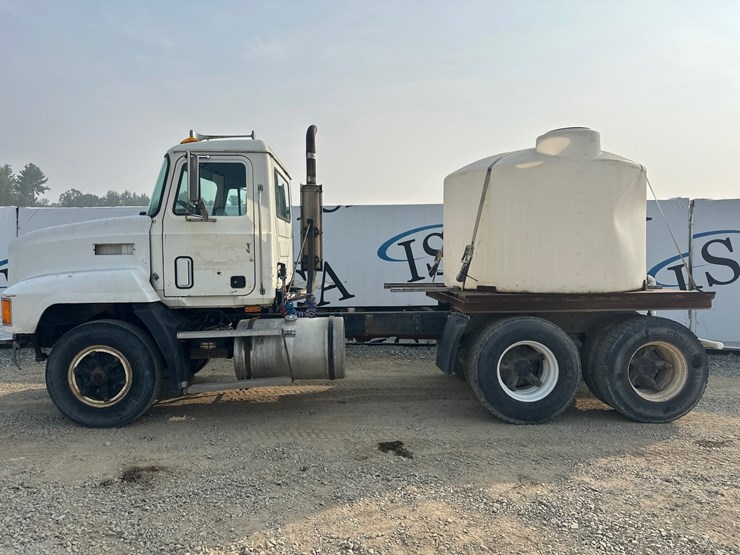 1992-mack-ch613-image-2