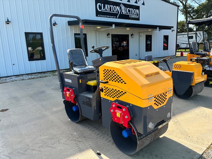 #9943-•-sl-1000-vibratory-road-roller-image-1