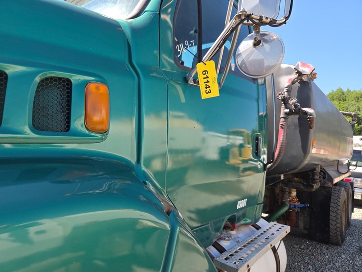1998-cummins-m11-image-14