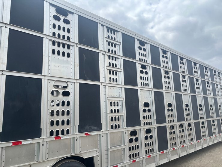 #2150-•-2017-barrett-53'-cattle-semi-trailer-image-8