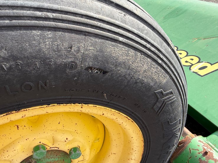john-deere-520-image-6