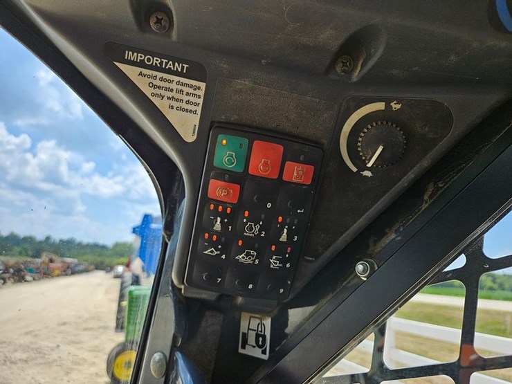 deere-325g-image-35