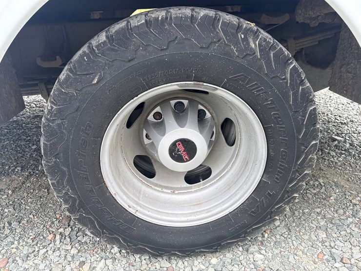 2017-gmc-3500hd-image-73