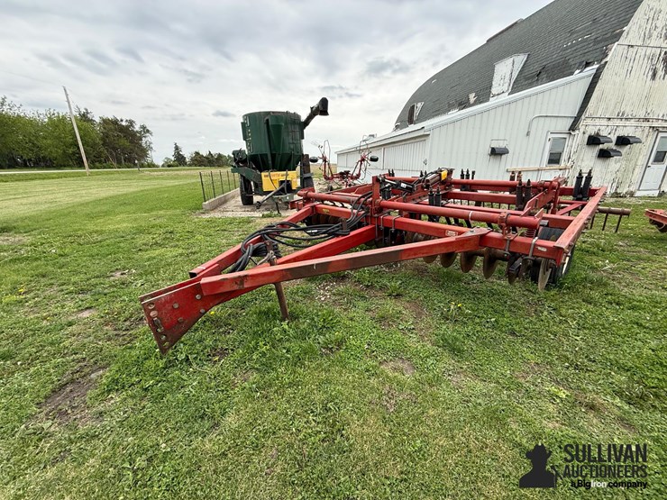 international-8500-conser-till-disk-chisel-image-1