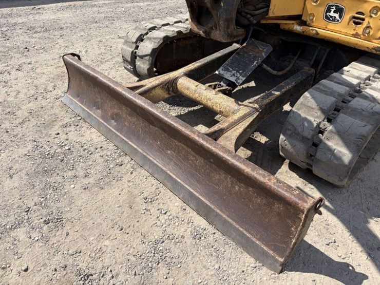 2013-deere-50g-image-14