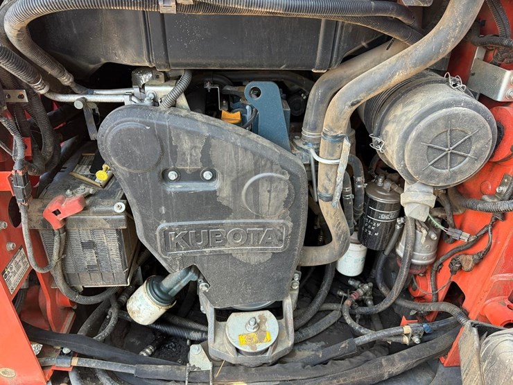 2024-kubota-ssv75-image-14