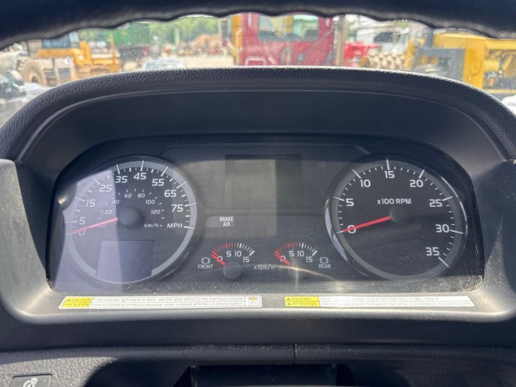 2018-hino-268-image-54