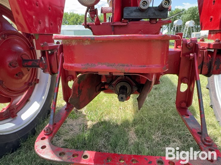 farmall-h-2wd-tractor-image-17
