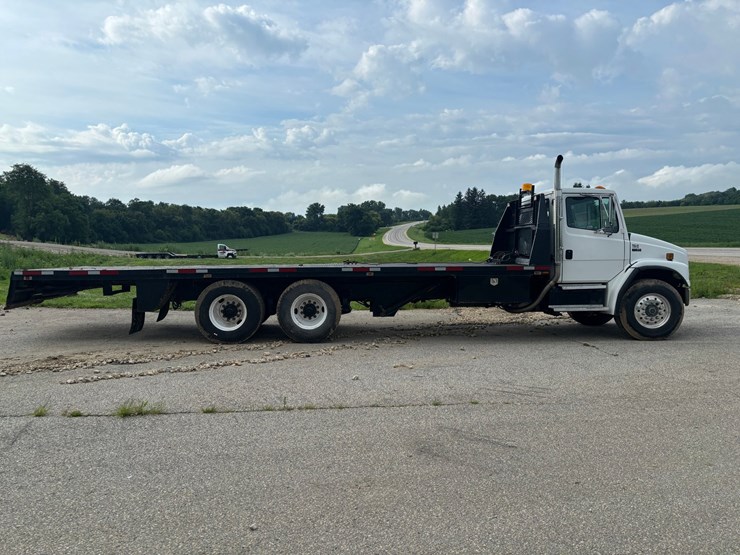 1999-freightliner-fl80-image-4