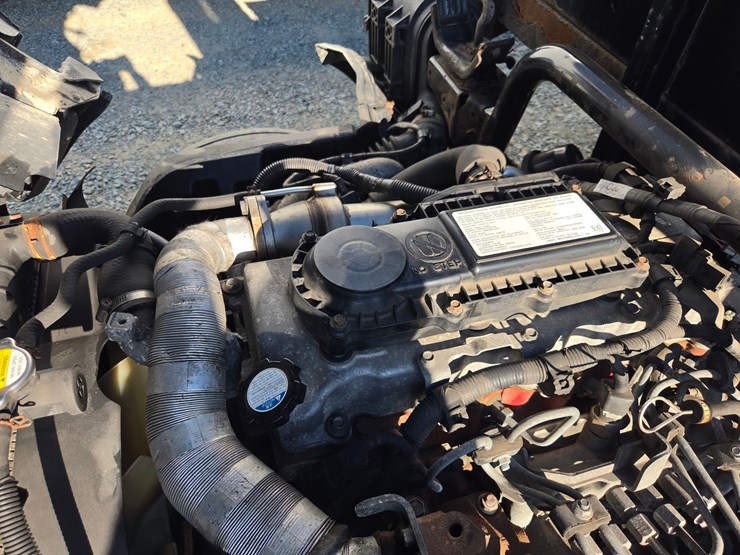 2015-hino-195-image-40