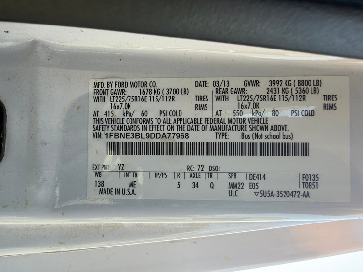 2013-ford-e350-image-4