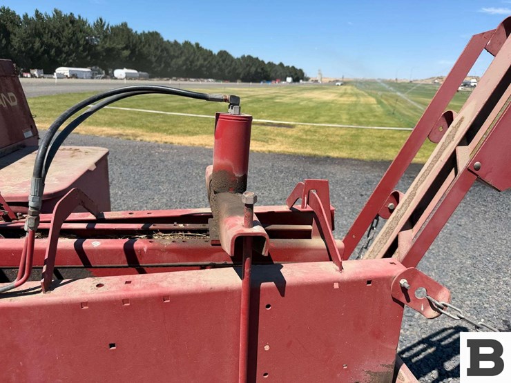 1975-massey-ferguson-235-image-16