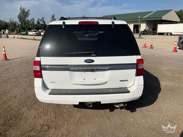 2016-ford-expedition-image-32