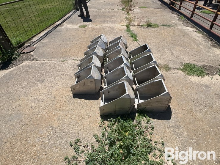 12”-stainless-steel-hog-feeders-image-8