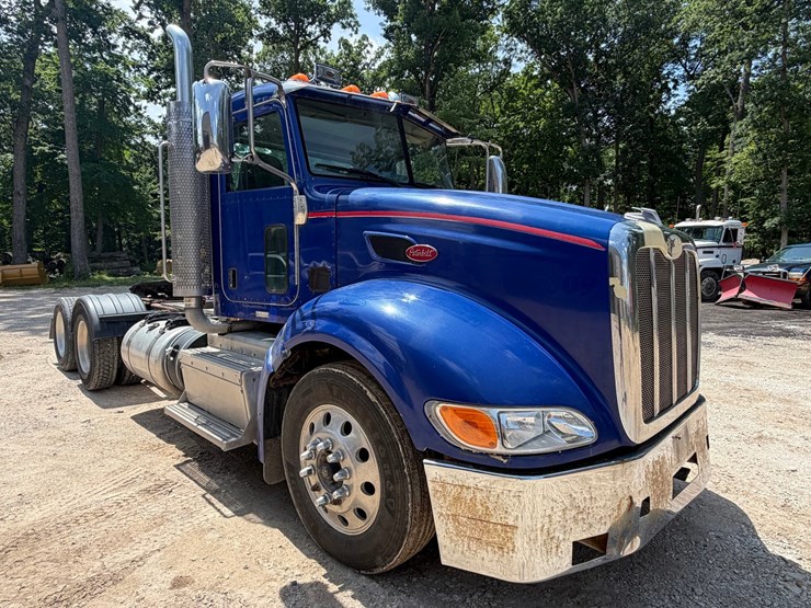 #1507-•-peterbilt-day-cab-truck-tractor-image-7