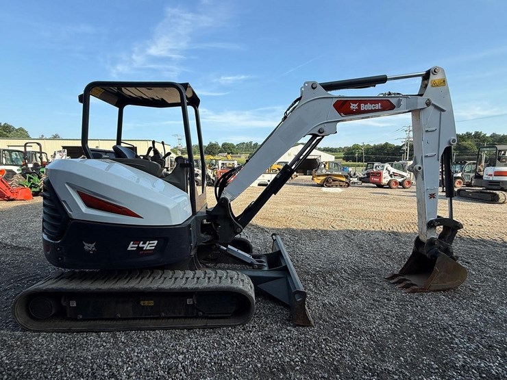 2022-bobcat-e42-image-5