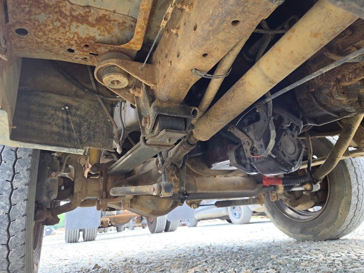 2001-ford-f550-image-42