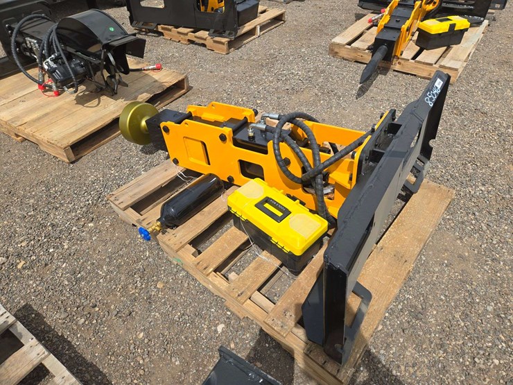 future-ft-d680-skid-steer-post-driver-image-3