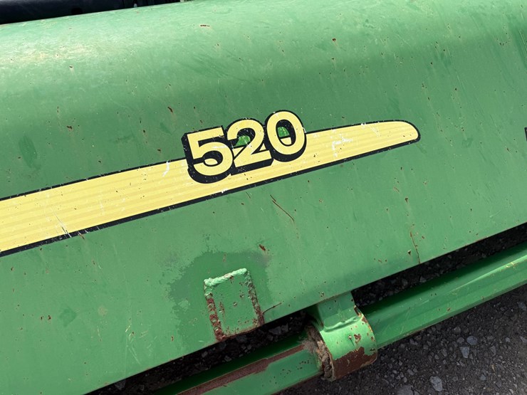 john-deere-520-image-35