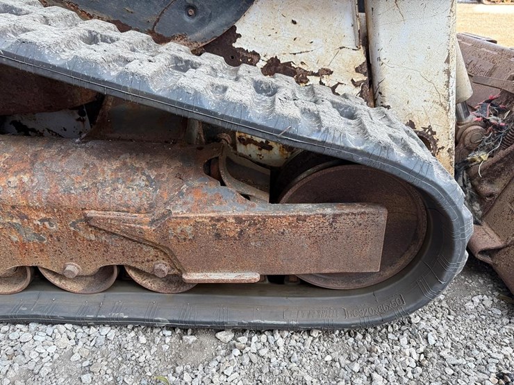 2023-bobcat-t64-image-15