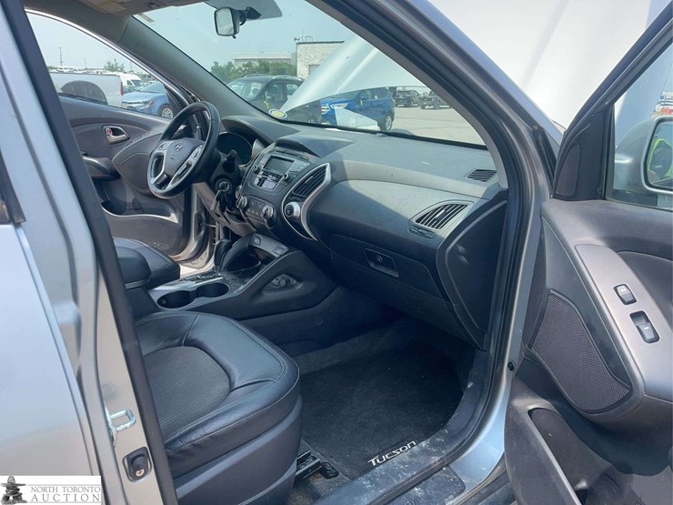 2010-hyundai-tucson-image-17