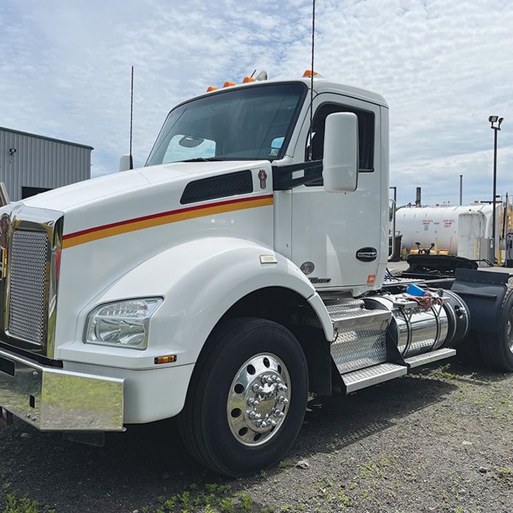 2017 KENWORTH T880