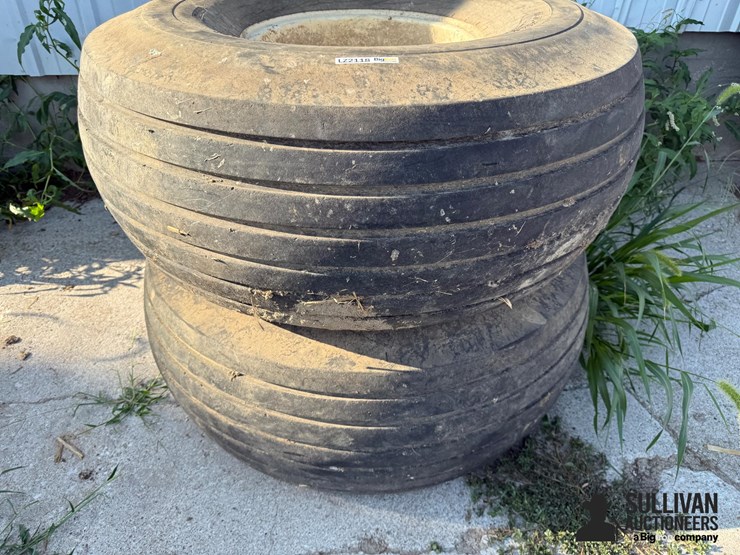 16.5l-16.1-tires-&-rims-image-6