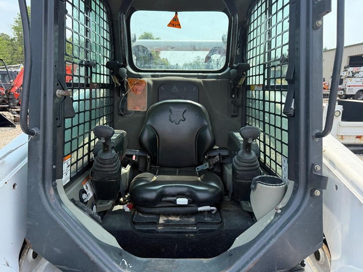 2016-bobcat-t870-image-12